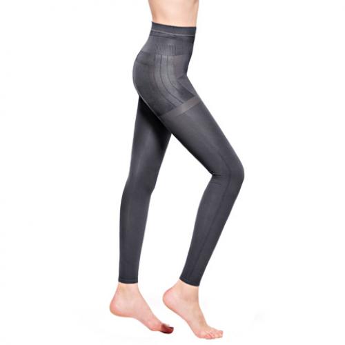 【Mollifix】3D極型拉提直紋9分塑身褲