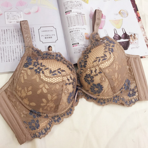 色色俱備美背內衣。A.B.C.D罩