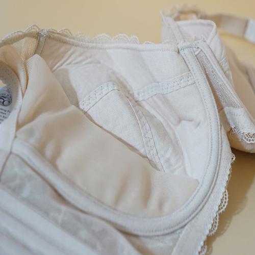Super coverage. Super concentration. Breathable deep-cup adjustable undergarments - E, F, G cup size