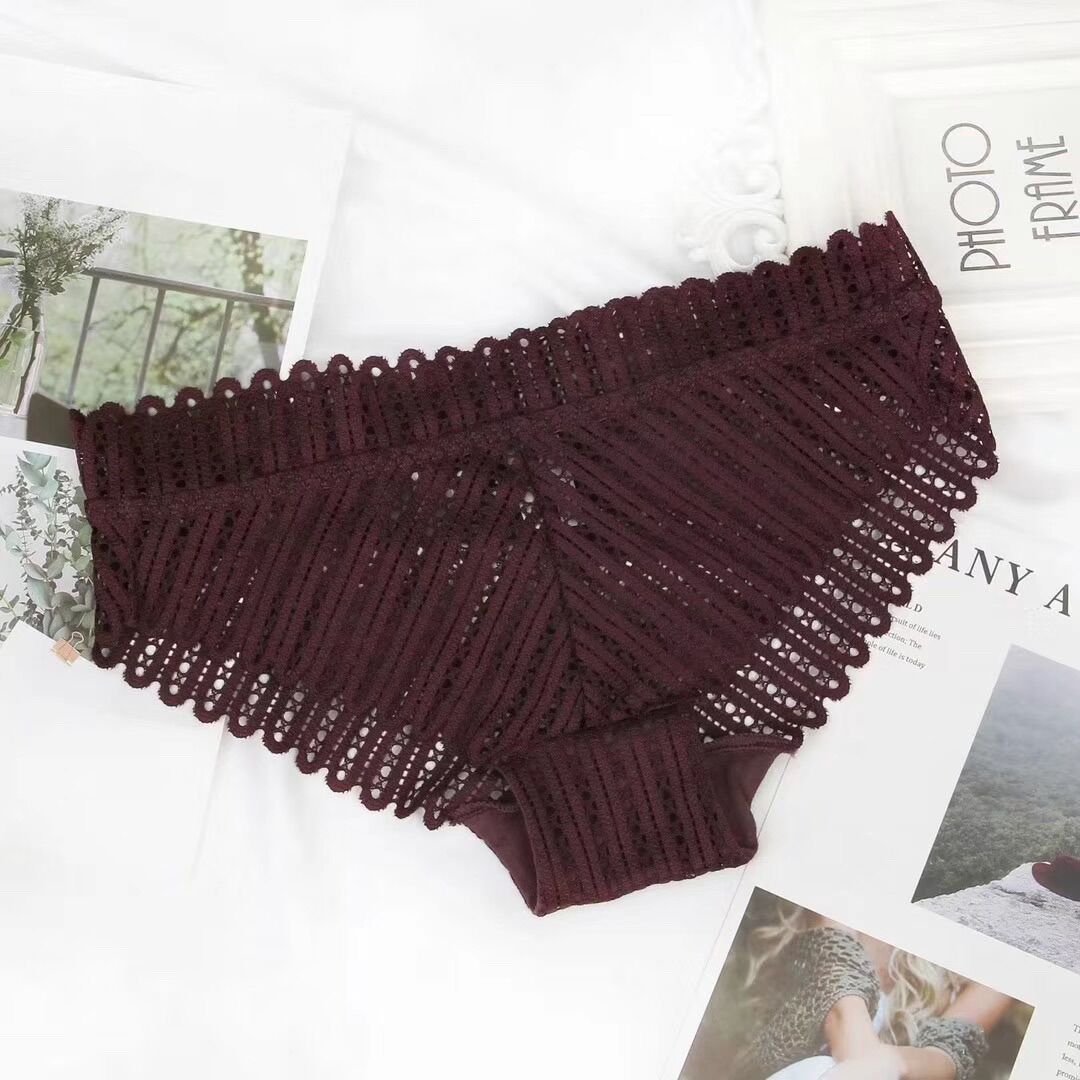 唯美性感鏤空蕾絲深V薄杯無鋼圈寬肩帶內衣 -加送褲仔