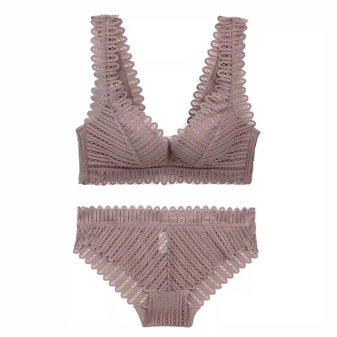 唯美性感鏤空蕾絲深V薄杯無鋼圈寬肩帶內衣 -加送褲仔