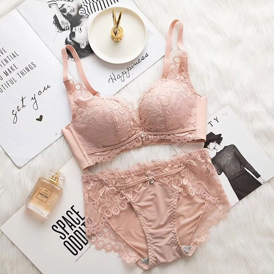 簡約輕盈嬰兒棉透氣深V無鋼圈蕾絲內衣