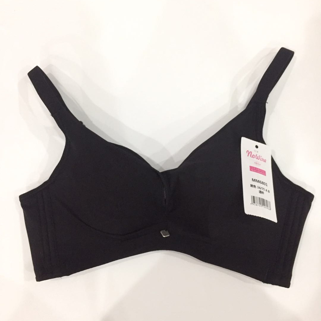 舒適柔軟親膚，性感中厚杯聚攏上托無痕內衣