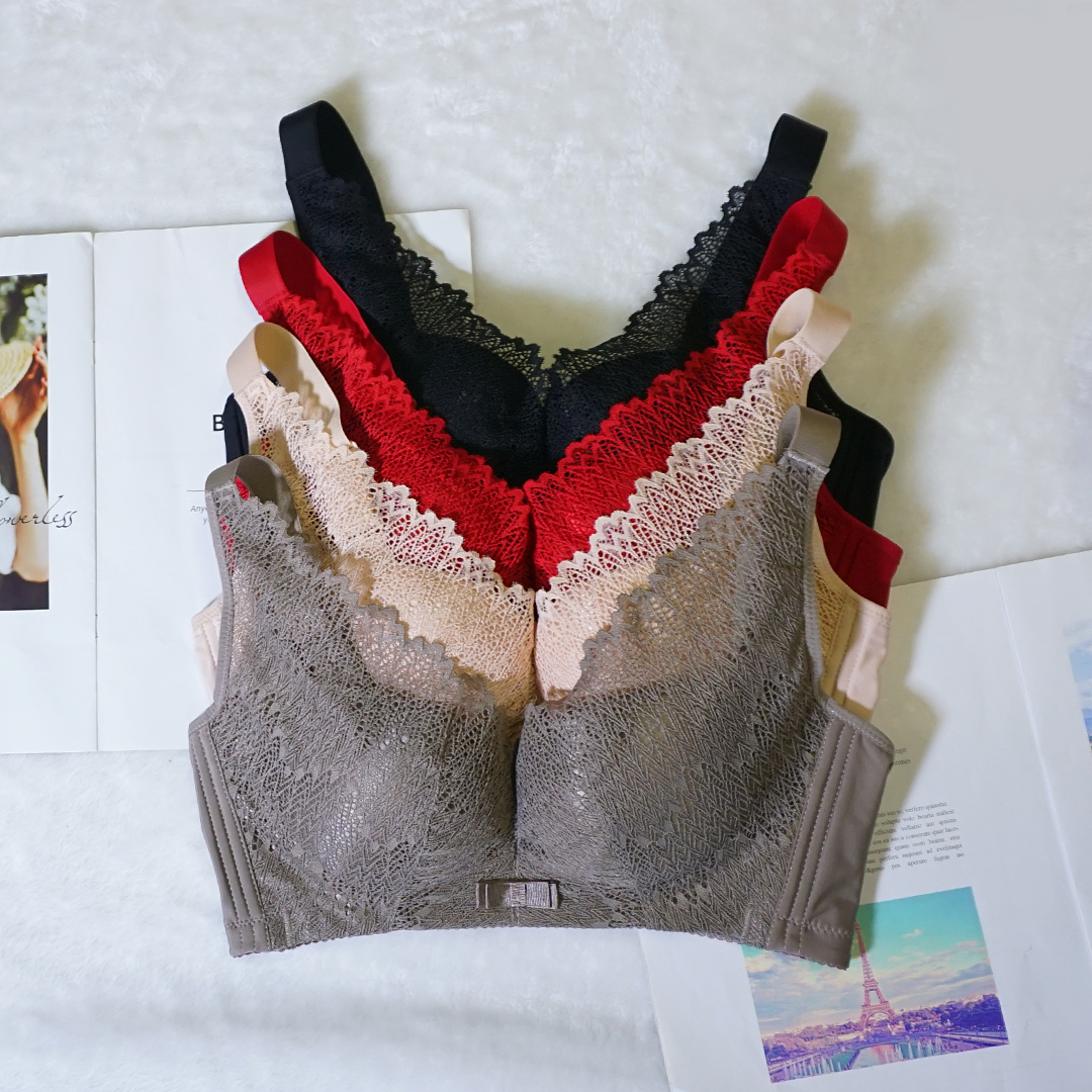 性感蕾絲大胸顯小薄款四排扣聚攏側收調整型内衣