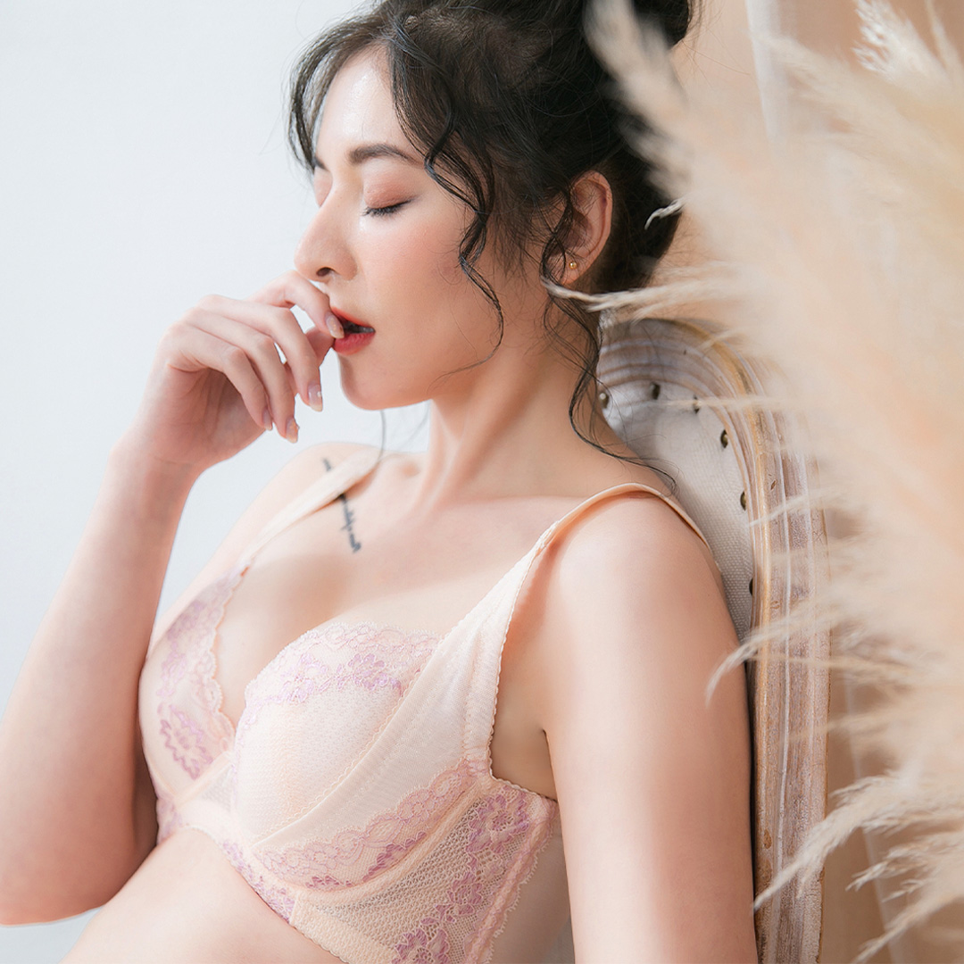 巴黎時尚谷胸必備調整型內衣     專業養脂術系列