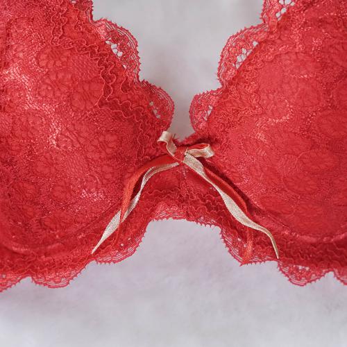 Flower-shaped lingerie with no steel band, featuring a push-up design.