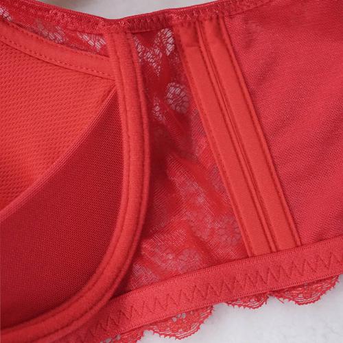 Flower-shaped lingerie with no steel band, featuring a push-up design.