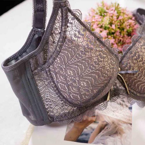 Sleek and seamless bra without steel underwire