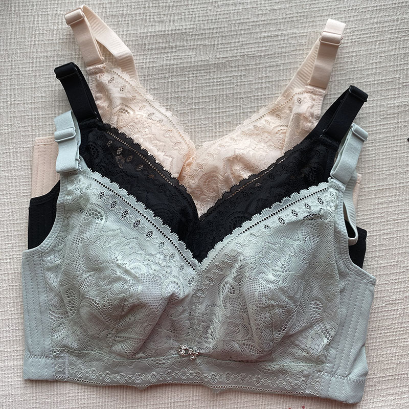 超薄BC杯穿著，側脅支撐無鋼圈透氣調整型內衣