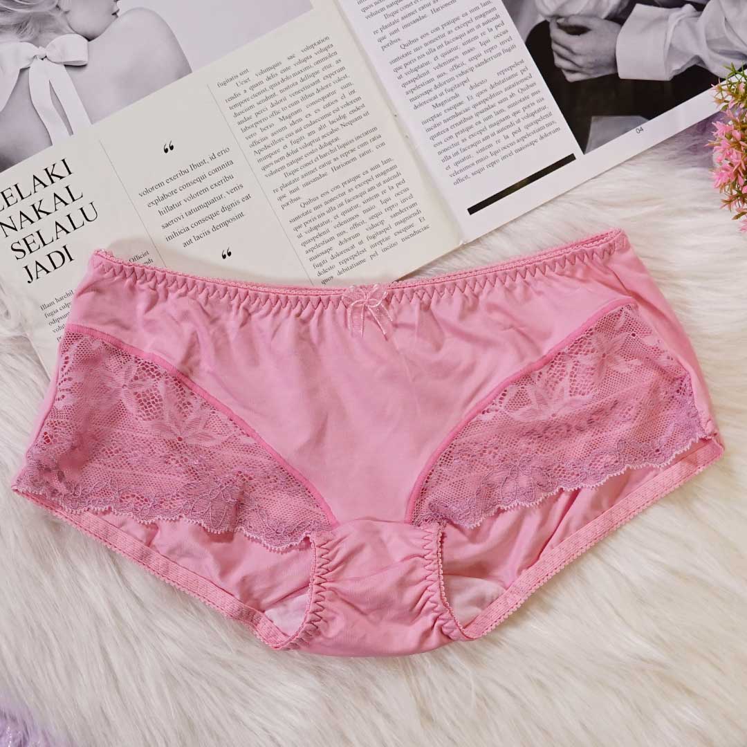 防止肩帶滑落-彈性延伸背片＋U型包覆 強托機能內衣 配褲