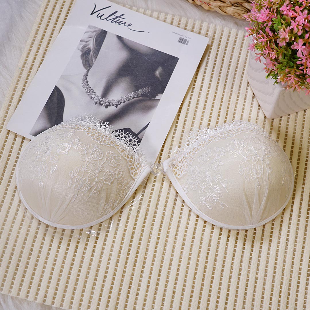 白色刺繡蕾絲聚攏隱形婚紗專用內衣