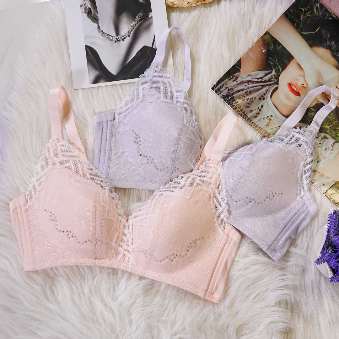 性感深V交叉蕾絲超薄透氣大罩杯無鋼圈內衣