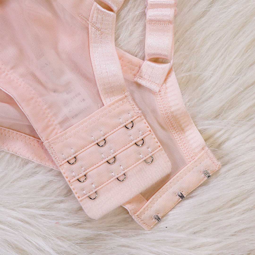 性感深V交叉蕾絲超薄透氣大罩杯無鋼圈內衣