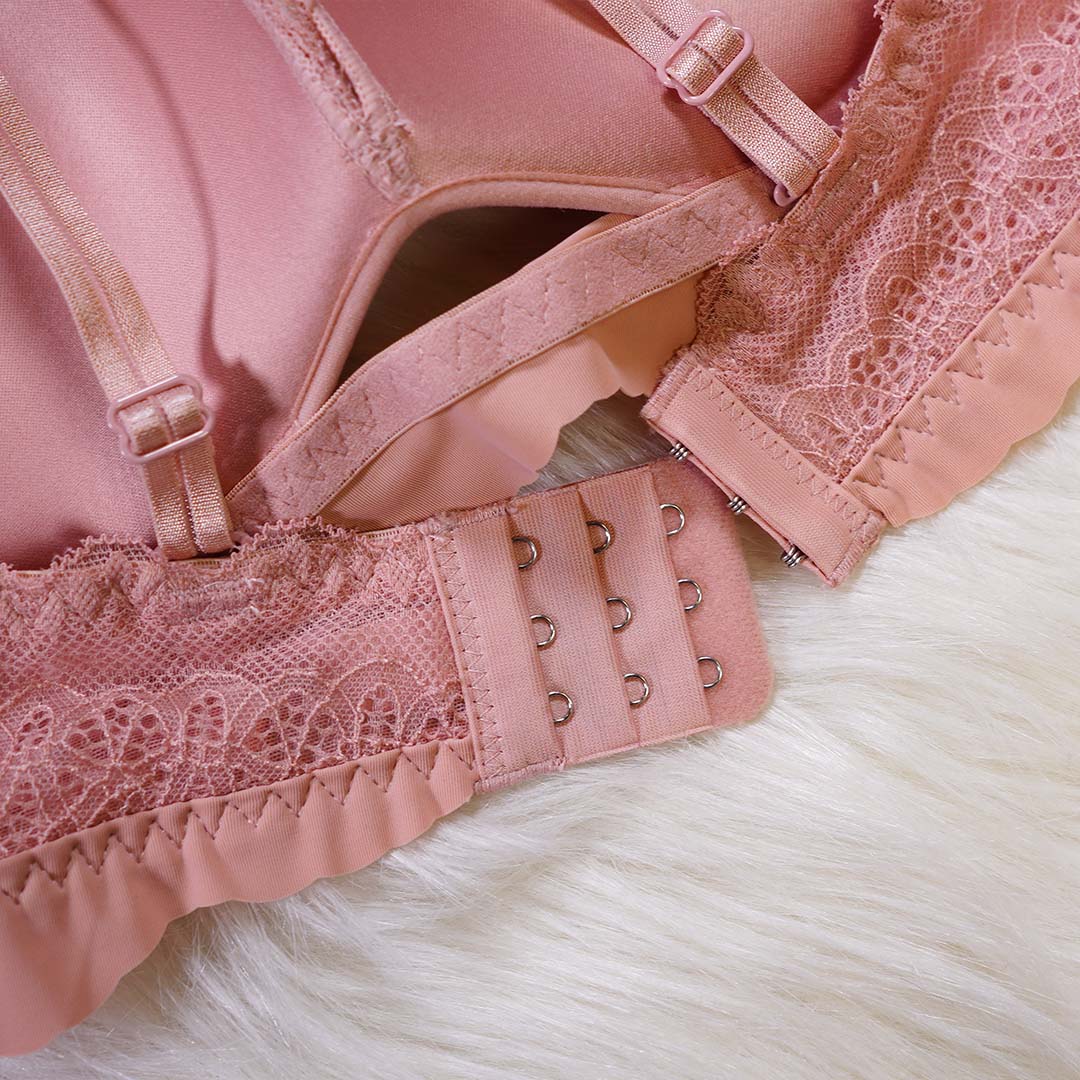 鏤空蝴蝶雞心小性感&甜美蕾絲集中聚攏無鋼圈內衣