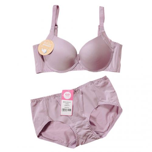 Underwire bra with smooth and soft steel ring and refreshing internal airflow design