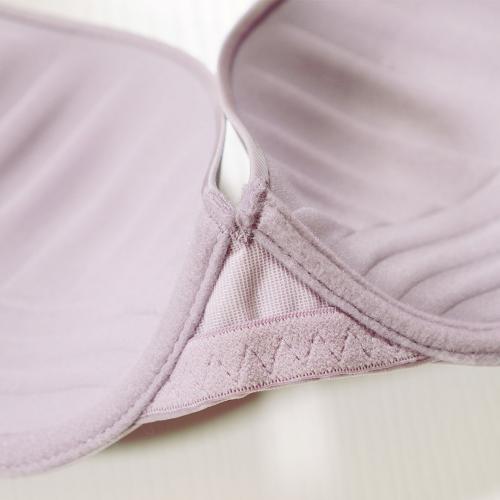 Underwire bra with smooth and soft steel ring and refreshing internal airflow design