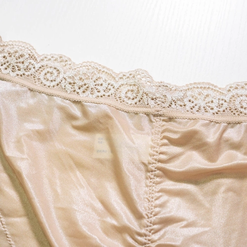 Silk skin friendly and seamless comfortable underwear
