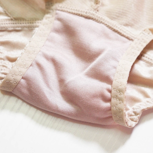 Silk skin friendly and seamless comfortable underwear