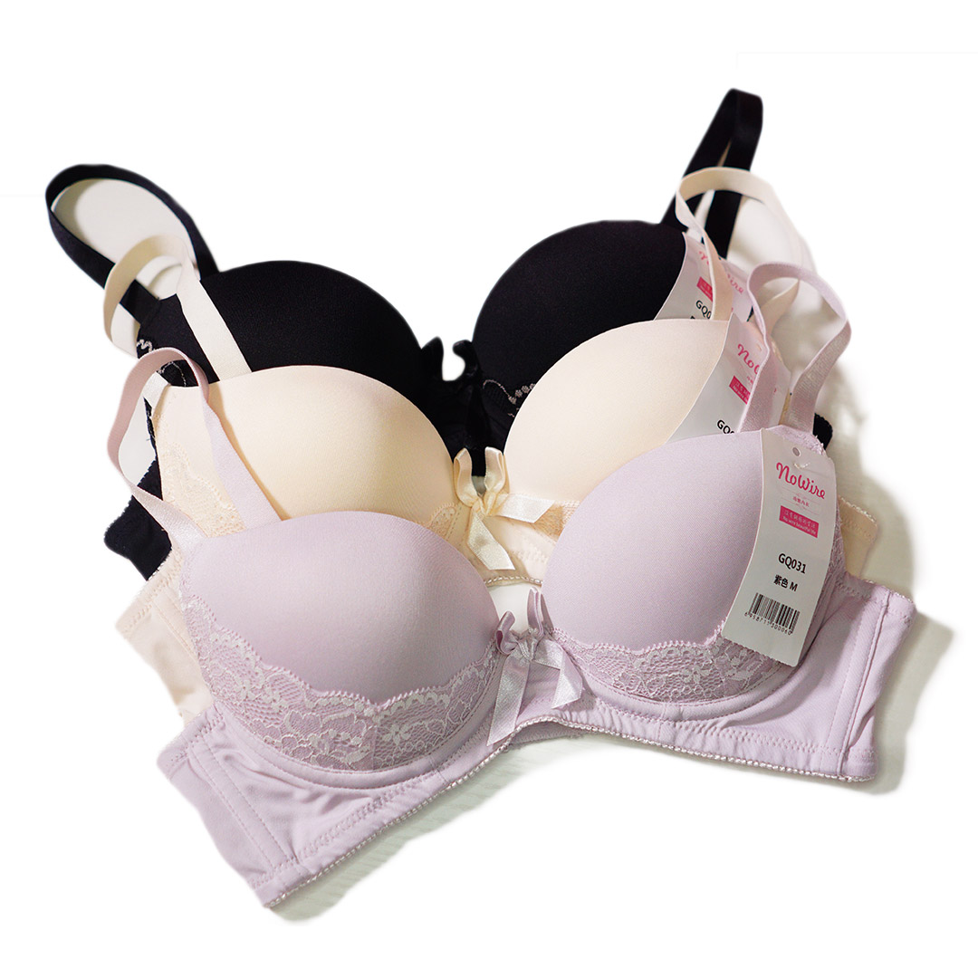 柔軟舒適面料，性感蕾絲光面聚攏無鋼圈内衣