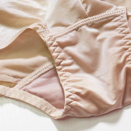 Silk skin friendly and seamless comfortable underwear