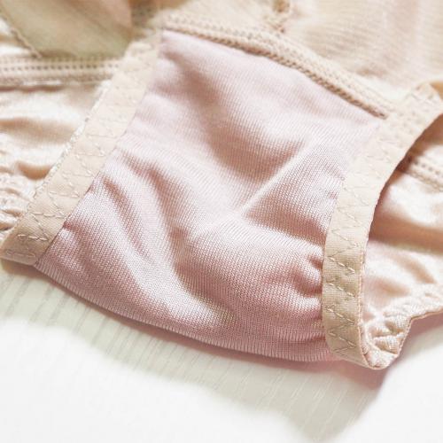 Silk skin friendly and seamless comfortable underwear