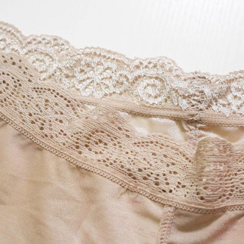 Silk skin friendly and seamless comfortable underwear