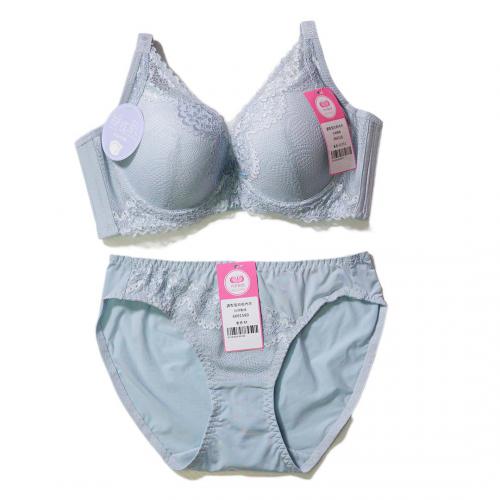 The latest solid-color collection features a bra with breast adjustment function - specially designed to address small breasts and correct the butterfly-shaped posture.