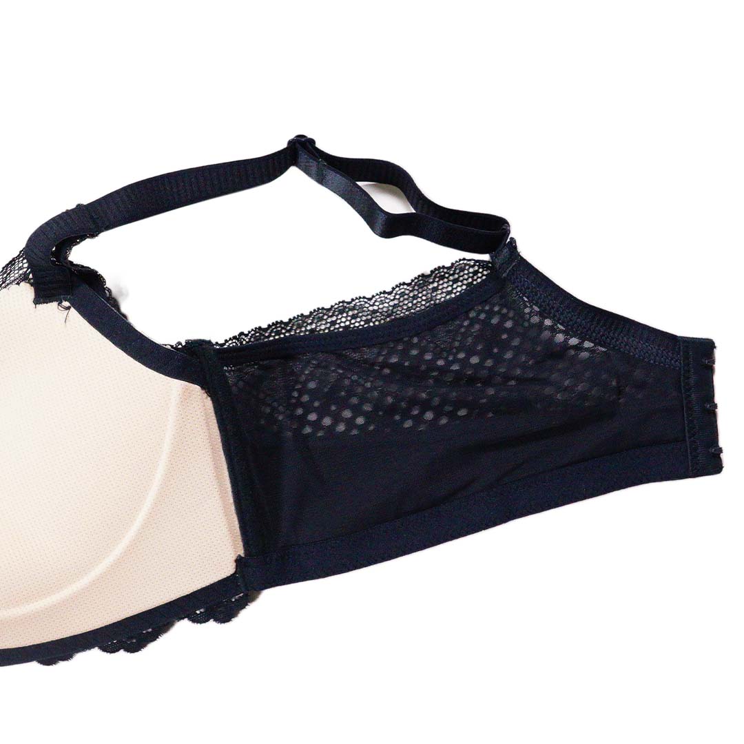 輕氧系列，蕾絲美背透氣聚攏無鋼圈內衣