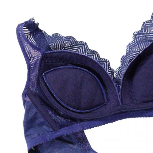 Under-bust support bra without steel wires