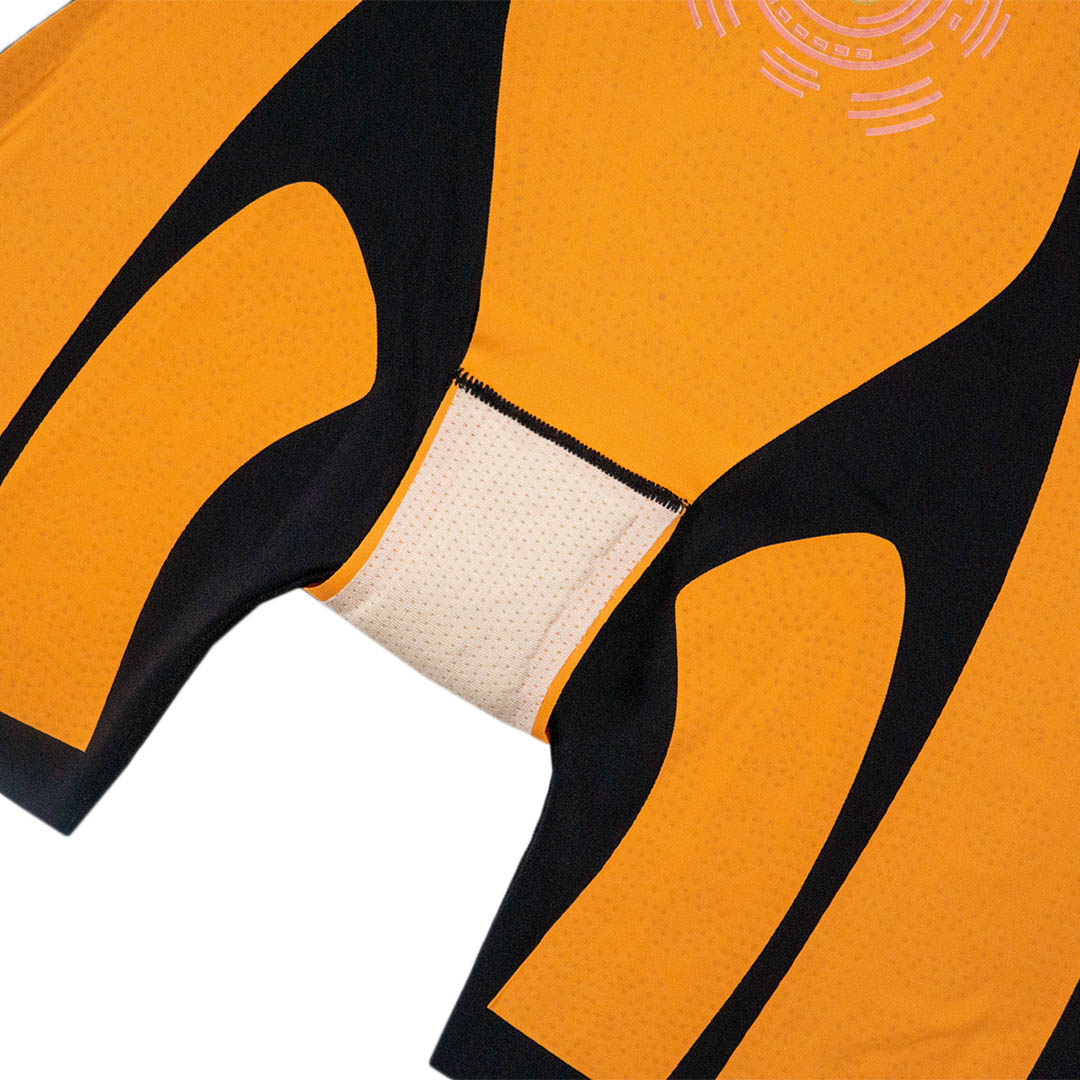 乳膠磁療懸浮高腰無痕提臀收腹褲