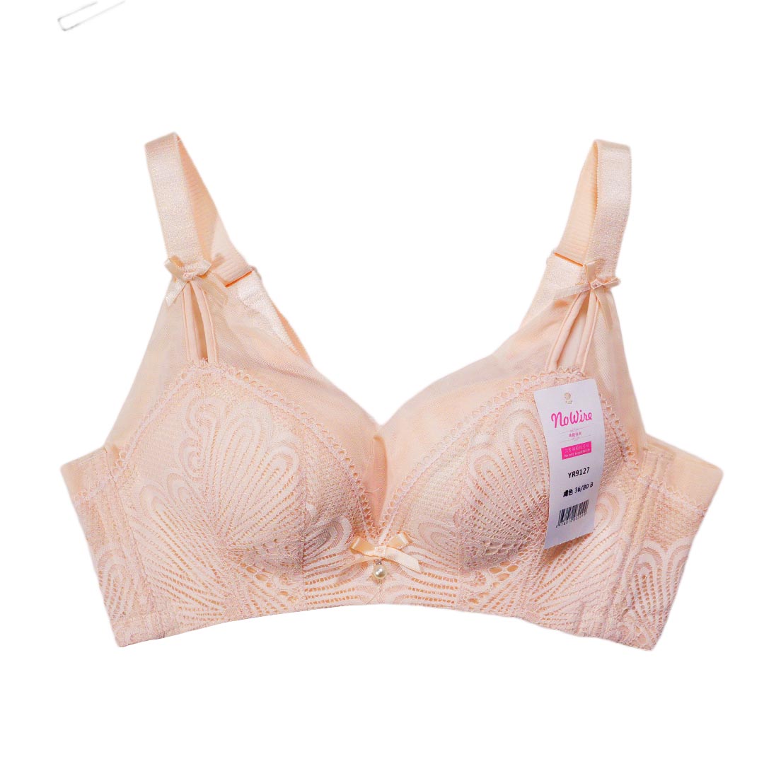 吊角拼接鏤空設計，親膚舒適透氣無鋼圈內衣