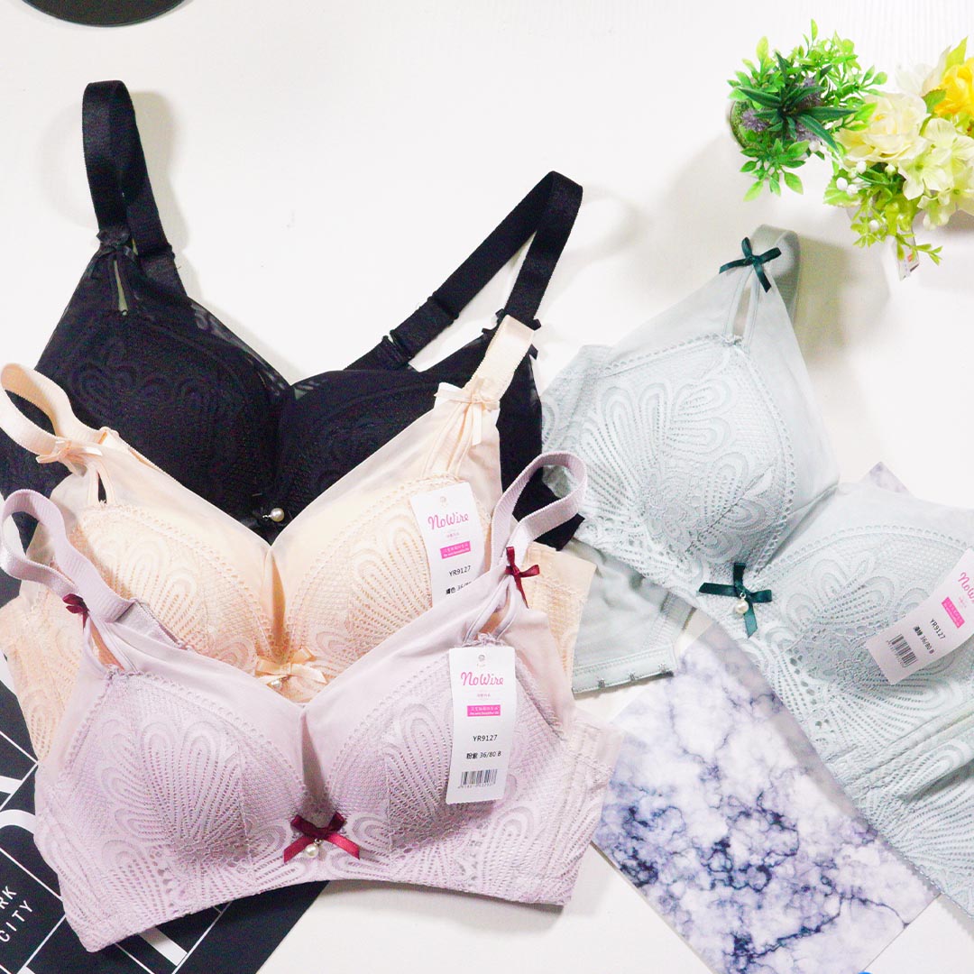 吊角拼接鏤空設計，親膚舒適透氣無鋼圈內衣