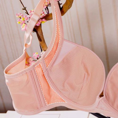 【Breathable and Seamless】Low-ridge core breathing function T bra in seven colors