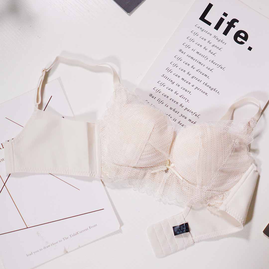 輕柔舒適網紗蕾絲杯面小胸聚攏上托無鋼圈調整型內衣