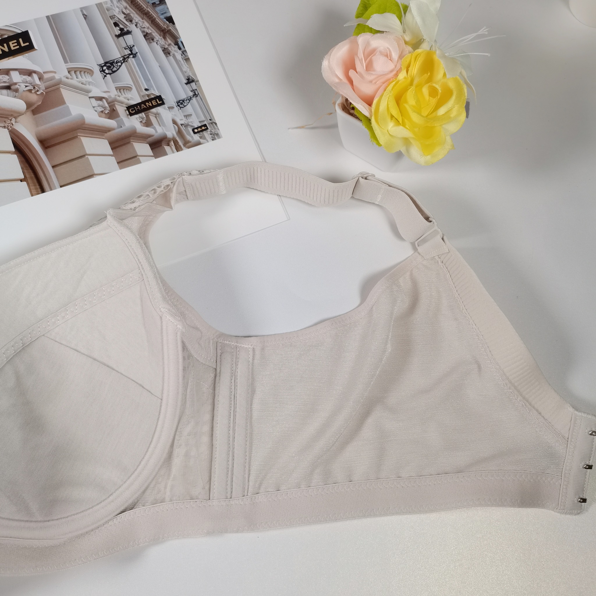 不壓胸骨側提托調整型內衣-為大胸女士開發