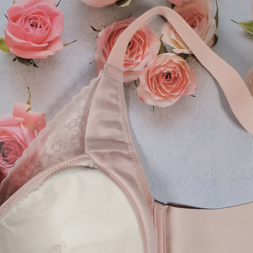 QQ彈力棉杯，蠶絲親膚吸濕透氣無鋼圈調整型內衣