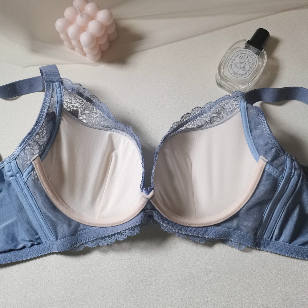 涼感大U美背透氣洞杯養脂內衣-軟鋼圈