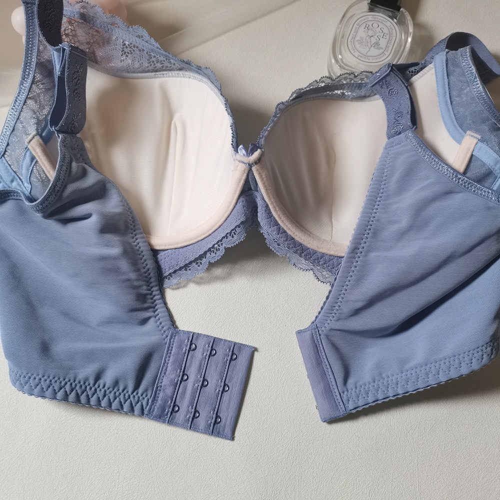 涼感大U美背透氣洞杯養脂內衣-軟鋼圈