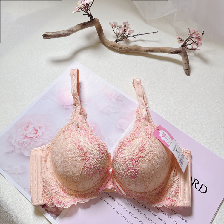 色色俱備美背內衣。A.B.C.D罩