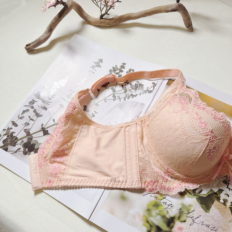 色色俱備美背內衣。A.B.C.D罩