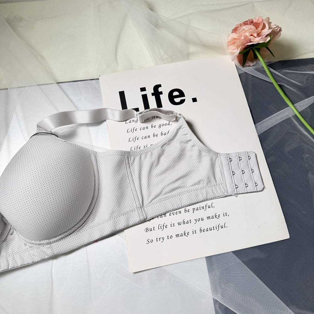 清新柔軟絲滑膠原蛋白罩杯無鋼圈內衣